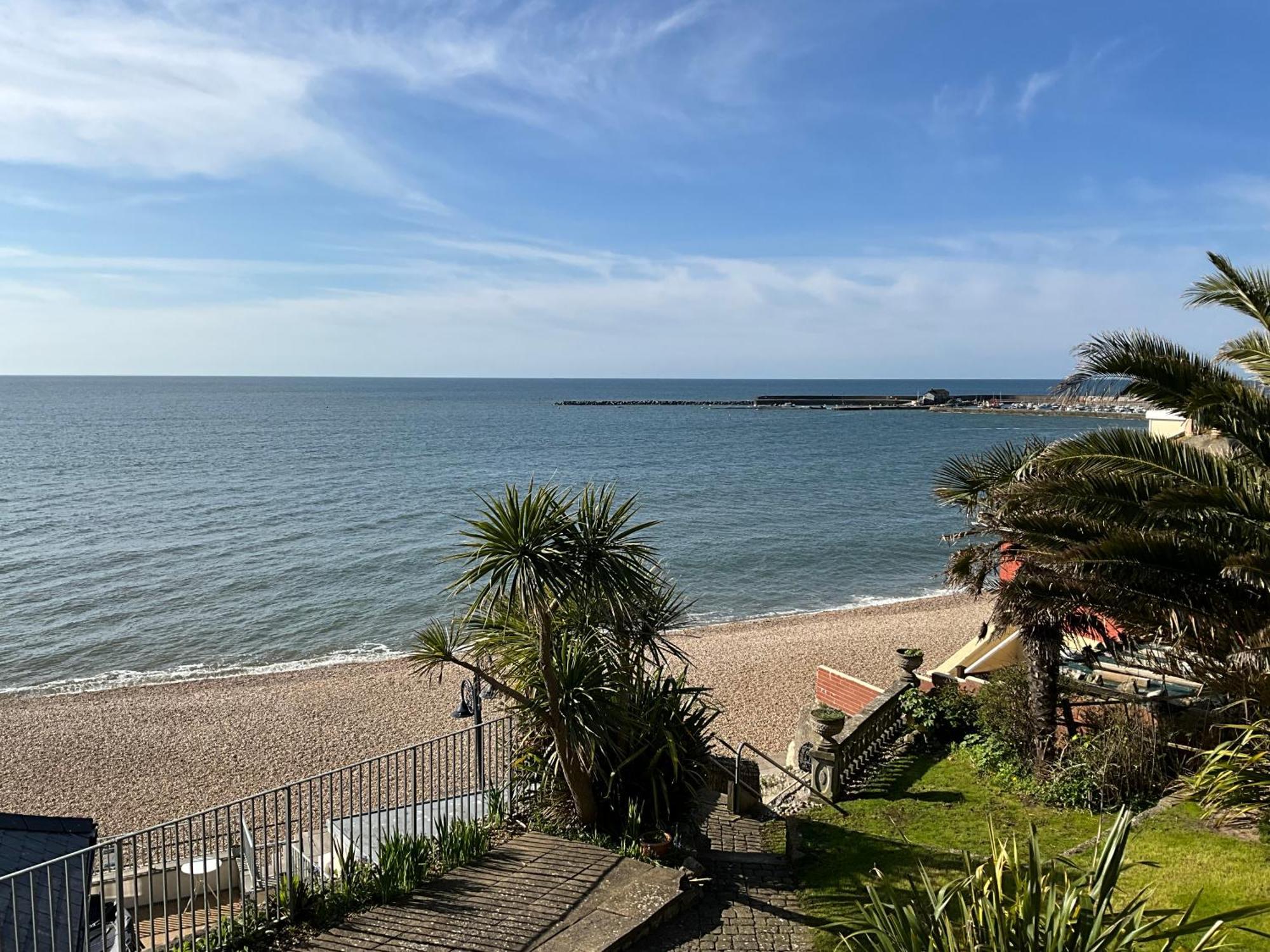 High Tides Apartment Lyme Regis Exterior photo